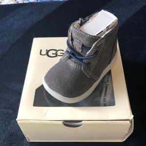 👟 NIB BOYS UGG SIZE 2/3 ZIP UP BOOTS!!